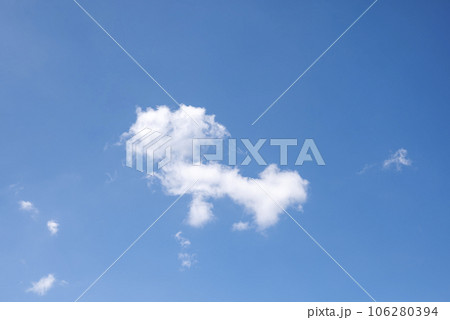 夏の青空 シンプル イメージ 106280394