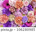 カラフルな花手水 106280985