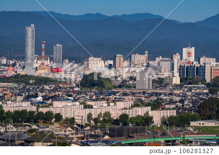 《東京都》東京郊外に広がる住宅街・多摩地域 《東京都》東京郊外に広がる住宅街・多摩地域 106281327