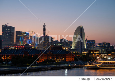 横浜みなとみらいの夜景 106282697