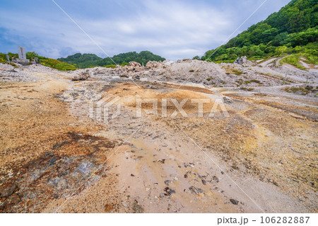 （青森県）恐山・地獄谷　夏 106282887