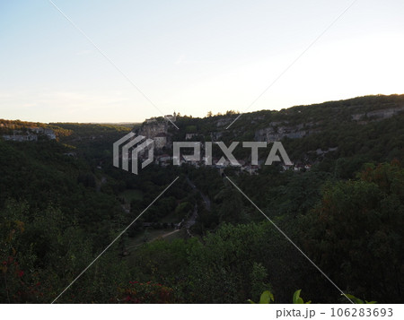 9月上旬のロカマドゥール（フランス） 106283693