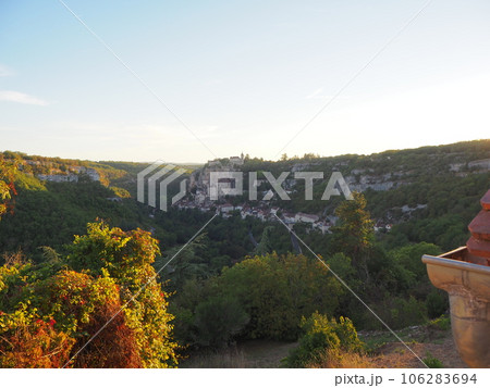 9月上旬のロカマドゥール（フランス） 106283694