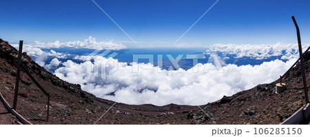 富士山 馬の背から駿河湾を望む 富士山 馬の背から駿河湾を望む 106285150