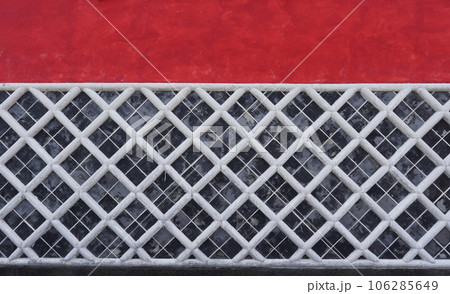 引田の古い町並み　かめびし屋の赤い壁（香川県東かがわ市） 106285649