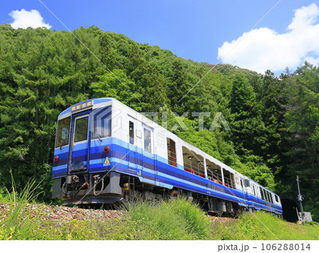 お座トロ展望列車（会津鉄道） 106288014