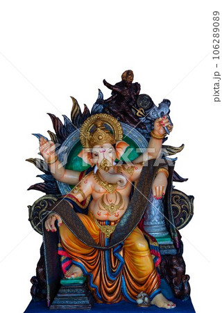 Ganesha isolated from tGanesha isolated from the backgroundhe background 106289089