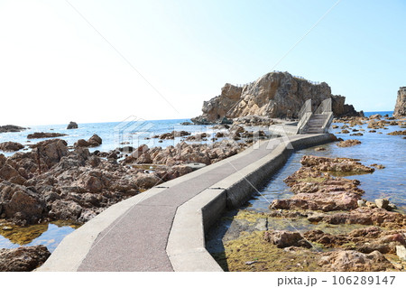 青森県深浦町の大岩海岸 青森県深浦町の大岩海岸 106289147