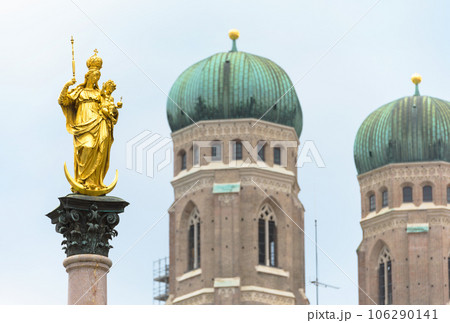 Virgin Mary statue on sky background at Marienplatz, Munich, Germany Virgin Mary statue on sky background at Marienplatz, Munich, Germany 106290141