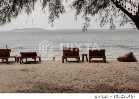 The beauty of sea, sky and beach in the morning in Prachuap Khiri Khan,Thailand. This is a famous tourist attraction that tourists should not miss. 106291467