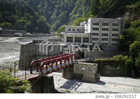 黒部川第二発電所黒部渓谷　黒部市　自然　河川　渓谷　峡谷　レジャー　旅行　トラベル　アウトドア 106292217