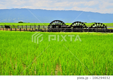 朝倉市の風景 三連水車 朝倉市の風景 三連水車 106294032