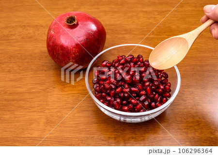 テーブルのざくろ