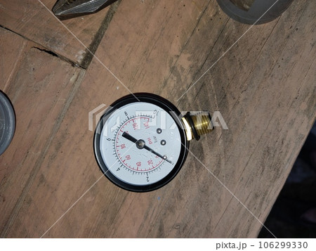 Pressure gauge for measuring water pressure in a water supply system 106299330