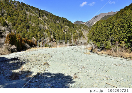 丹沢山地の寄 中津川と鍋割山 丹沢山地の寄 中津川と鍋割山 106299721