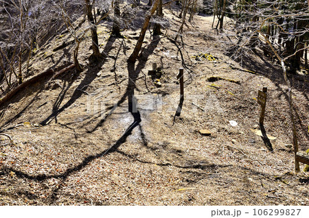丹沢の峠 鍋割山の鍋割峠 丹沢の峠 鍋割山の鍋割峠 106299827