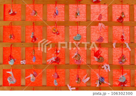 別小江神社のみくじ掛の恋みくじ・名古屋市 106302300