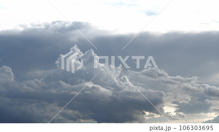 雲の素材 106303695