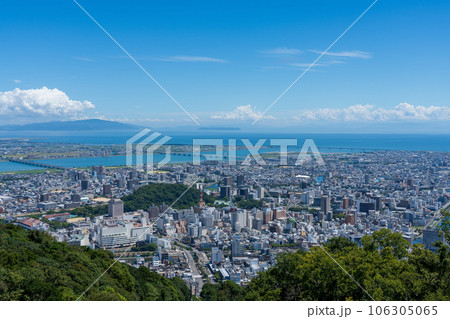 眉山から見る徳島市内 106305065