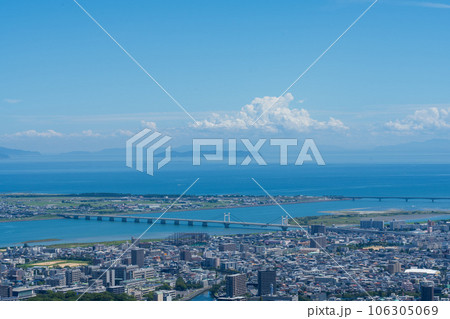 眉山から見る徳島市内 106305069