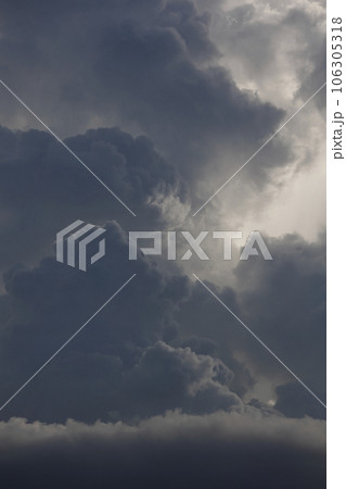黒い雲　積乱雲　天候急変 106305318