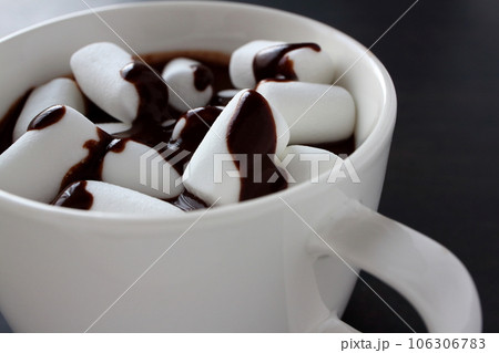 マシュマロとホットチョコレート チョコレートドリンク マシュマロとホットチョコレート チョコレートドリンク 106306783