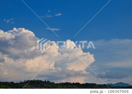 夕方に発生した積乱雲 106307008