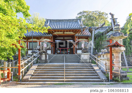 氷室神社　表門（四脚門）（奈良県奈良市春日野町） 106308813