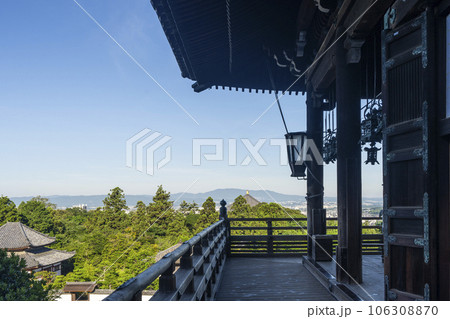 奈良　東大寺二月堂から奈良市街方面を見る 106308870