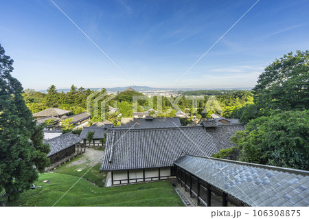 奈良　東大寺二月堂から奈良市街方面を見る 106308875