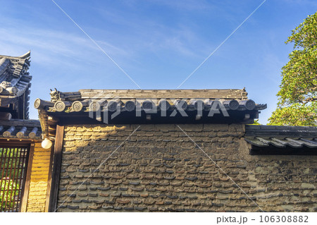 奈良・東大寺二月堂の裏参道　左大仏殿道 106308882