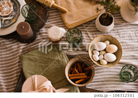 Festive serving of Christmas breakfast. 106312581