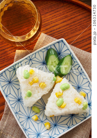 トウモロコシと枝豆のおにぎり 106314730