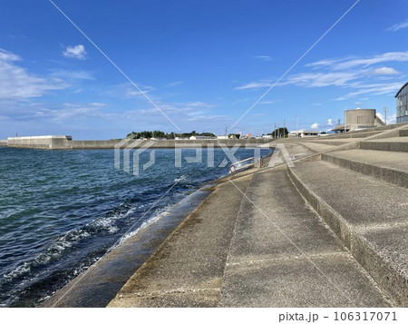 富山県滑川市坪川新の海岸 富山県滑川市坪川新の海岸 106317071