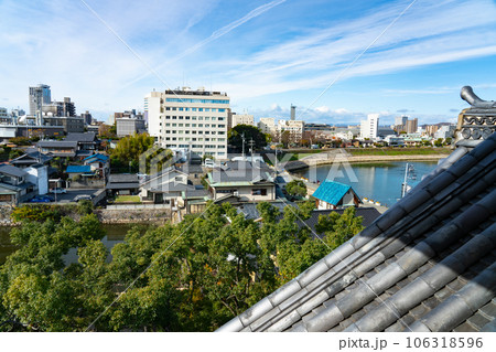 【日本100名城】初冬の岡山城　一般公開中の国指定重要文化財の月見櫓から見た風景4　岡山県岡山市北区 106318596