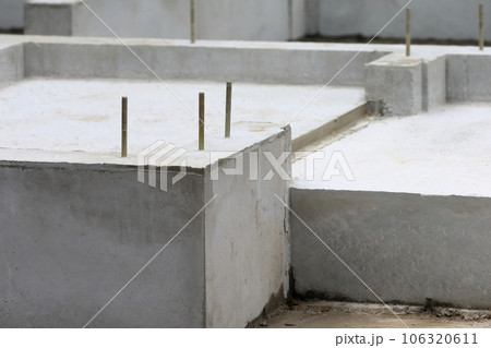 住宅のコンクリート基礎 106320611