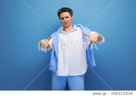 energetic stylish young woman with short haircut in trendy casual style 106323934