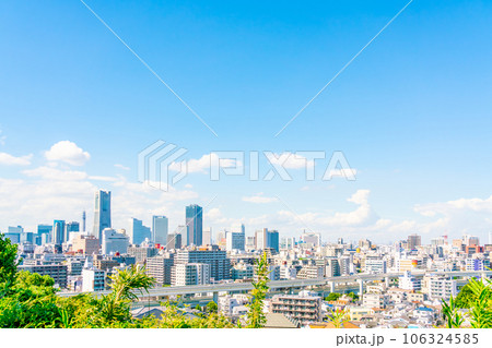 【神奈川県】青空広がる横浜の街並み 106324585