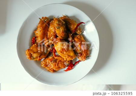 Chicken Fried with Tamarind Sauce ,Thai food Chicken Fried with Tamarind Sauce ,Thai food 106325595