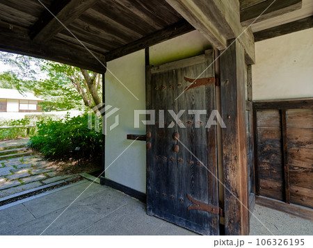 名古屋市動植物園旧兼松家武家屋敷門 106326195