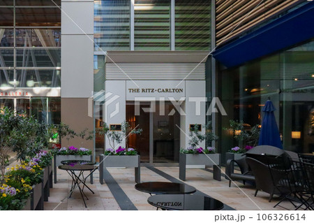 高級ホテル　リッツカールトン東京のエントランス 106326614