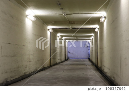 地下道（地下横断歩道） 106327042