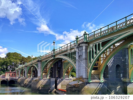 Richmond Lock and Footbridge 106329207