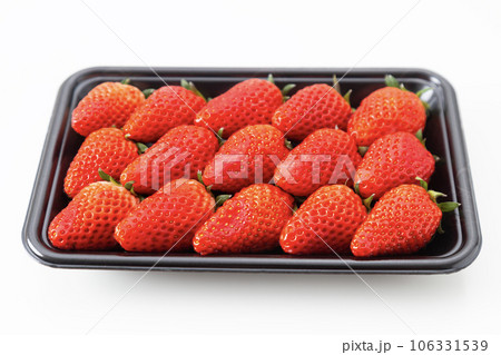 苺　白背景 106331539