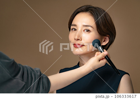 メイクアップ　チークブラシ 106333617