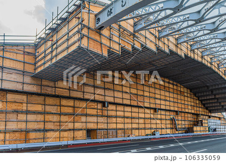 勝鬨橋 鉄骨塗装の足場囲い工事 勝鬨橋 鉄骨塗装の足場囲い工事 106335059