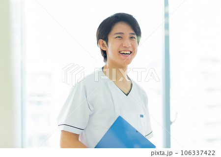 白衣 男性 医師 看護師 白衣 男性 医師 看護師 106337422