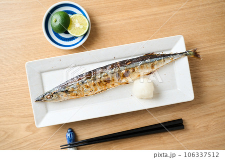 秋刀魚の塩焼き 秋刀魚の塩焼き 106337512