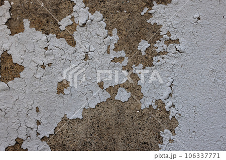 剥げた白い塗料の模様、背景素材 106337771