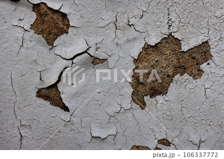 剥げた白い塗料の模様、背景素材 106337772